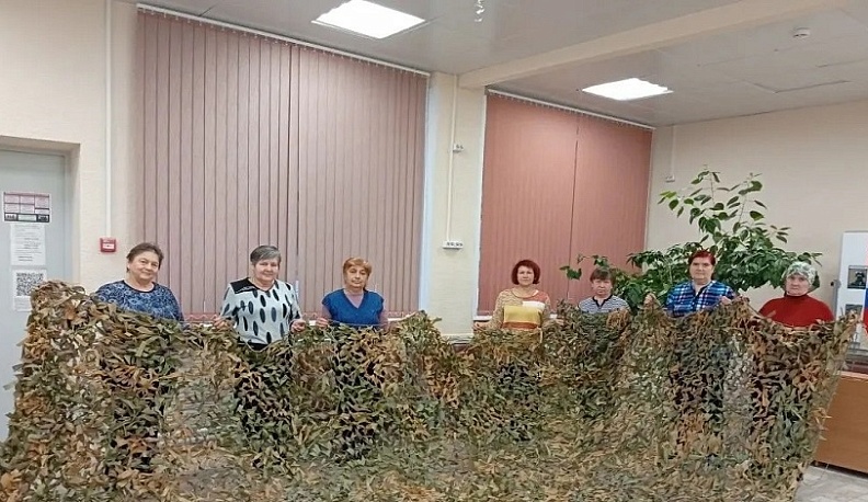 В Ульяновском округе волонтеры изготовили 500-ю маскировочную сеть для передовой