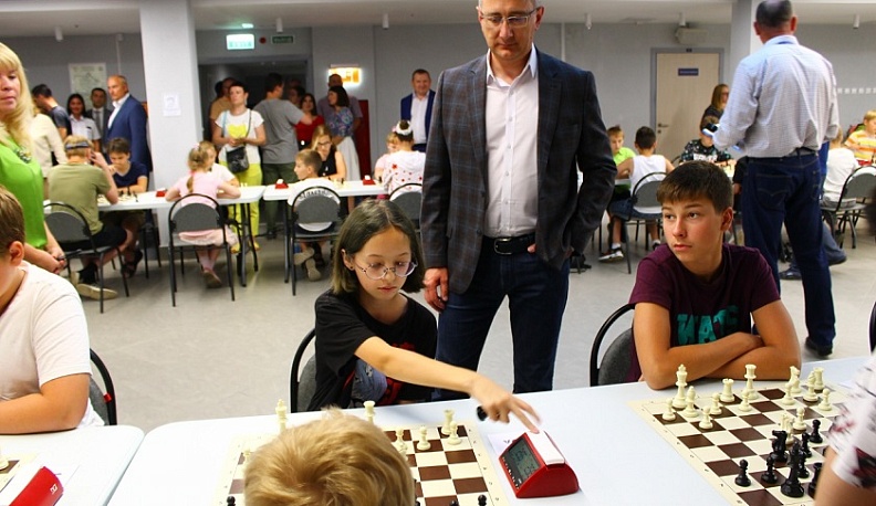 Губернатор и чемпион мира напутствовали юных шахматистов перед турниром в Калуге