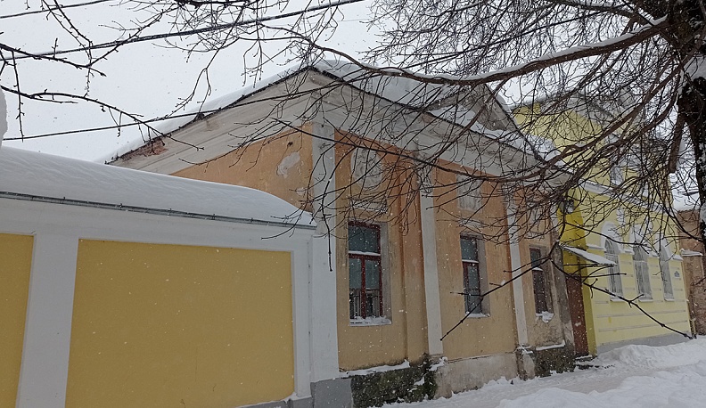  Фасад южного флигеля усадьбы Яновских.