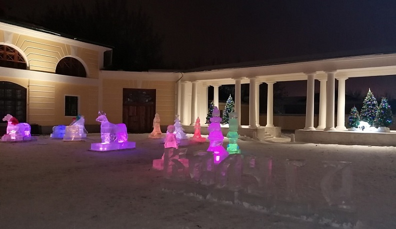 В Калуге изготовили ледяные фигуры для выставки