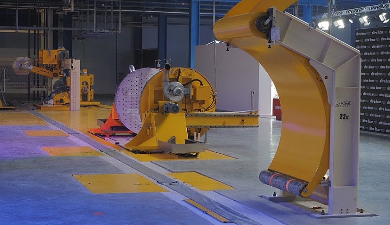 Владислав Шапша рассказал о запуске в регионе уникального производства полного цикла декоративной бумаги-основы для мебельных плит