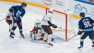 Калужские хоккеисты выиграли второй матч плей-офф