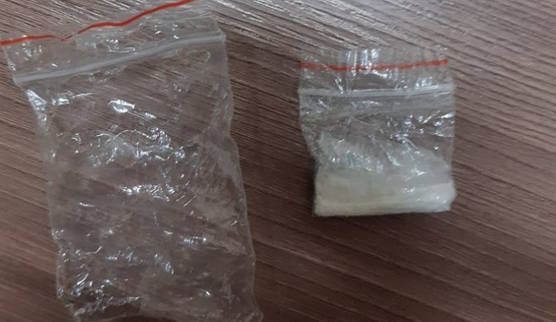 В Калужской области у 22-летнего парня нашли наркотики