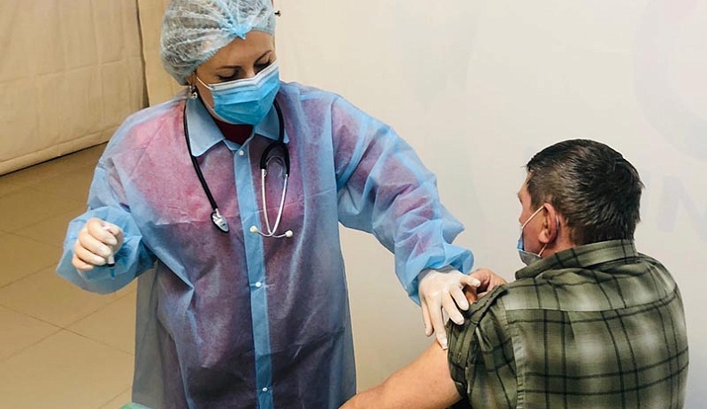 В Обнинске продлили работу мобильного пункта вакцинации в ТЦ «Обними»