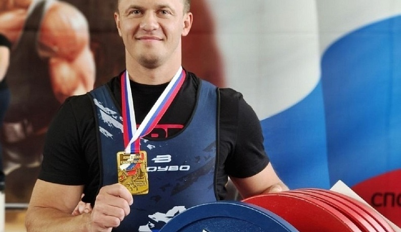 Начальник управления спорта Калуги стал самым сильным человеком в ЦФО