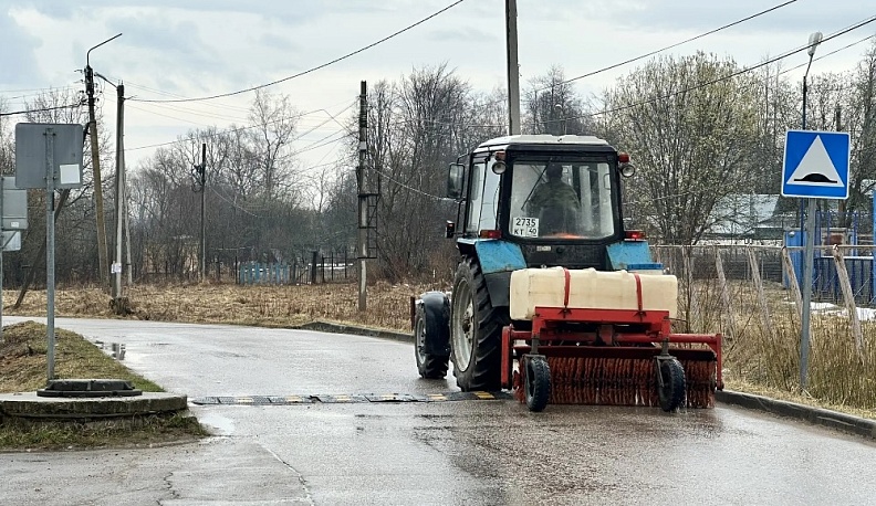В Износковском округе приступили к уборке улиц и общественных мест