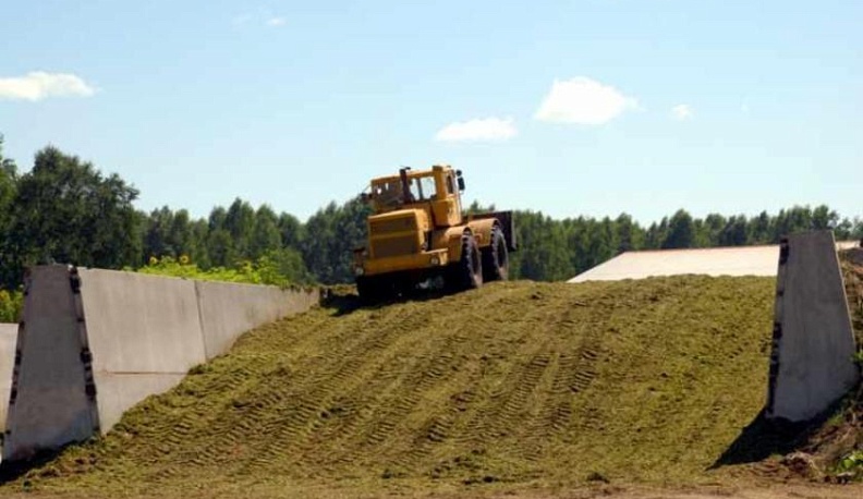 В Калужской области погиб машинист в перевернувшемся тракторе