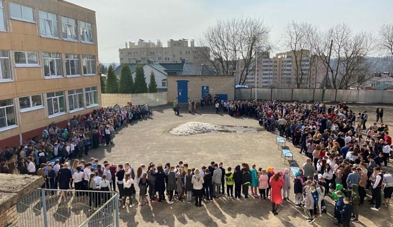 15 апреля утром в Калуге опять проверили безопасность в школах