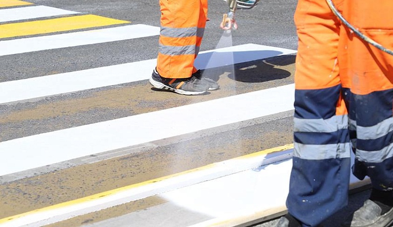 В Калуге до 1 сентября нанесут 80 тысяч квадратных метров дорожной разметки