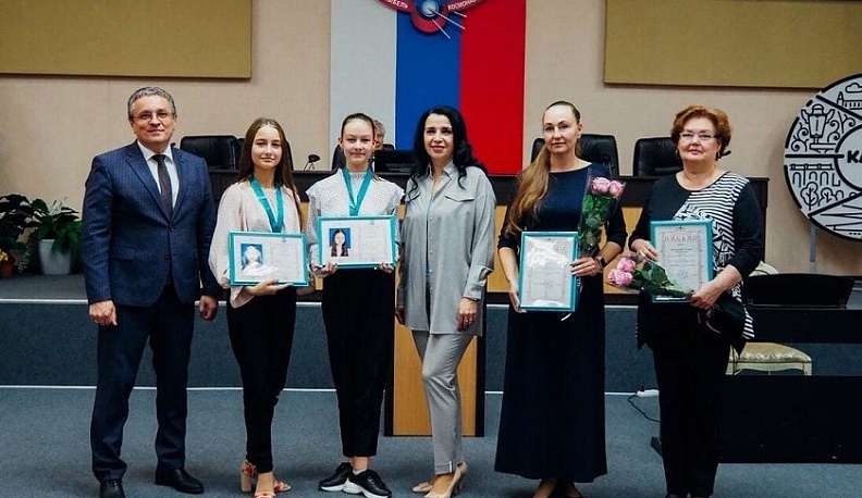 Дмитрий Денисов вручил награды ученикам калужских школ искусств