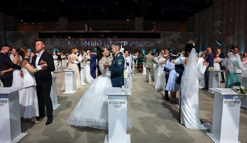 Калужане приняли участие во Всероссийском свадебном фестивале «Россия. Соединяя сердца»