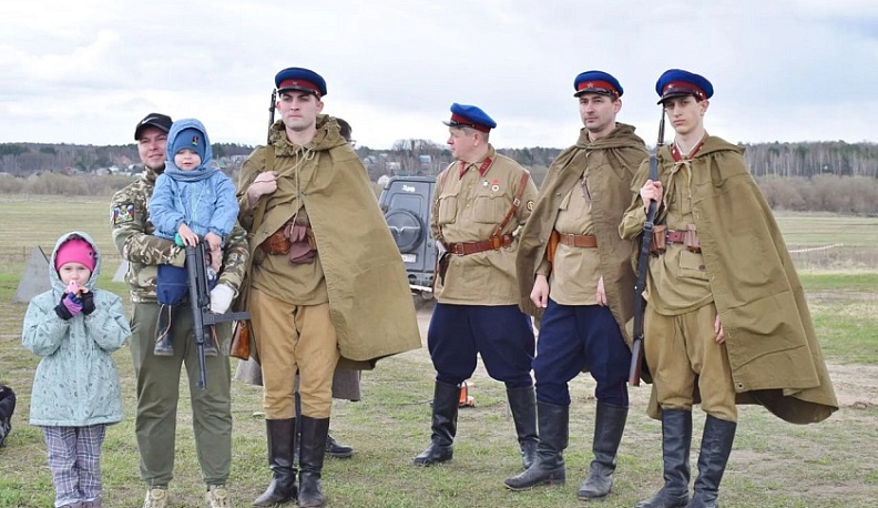 В Тарусе воссоздали битвы Великой Отечественной войны