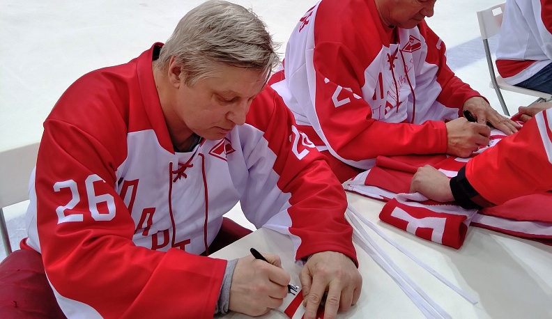 Калужане побывали на празднике хоккейного «Спартака»