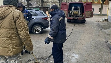 В Боровском округе специалисты водоканала проводят масштабную промывку канализации