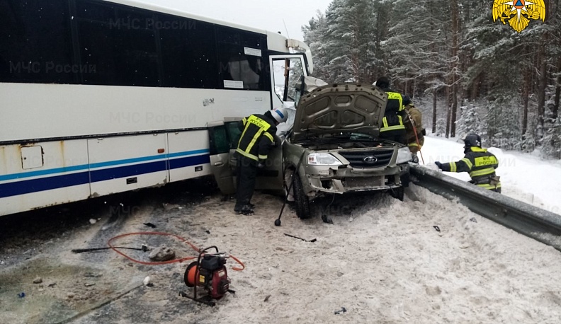 Автомобильное движение после аварии в Перемышльском районе восстановлено
