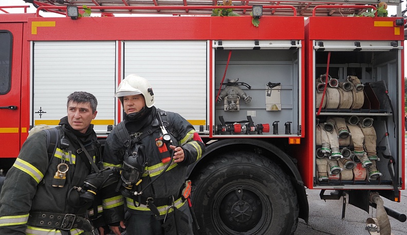 В Калуге в Тимирязевской академии тушили учебный пожар