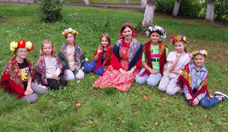 Детей из Людинова познакомили с играми народов России