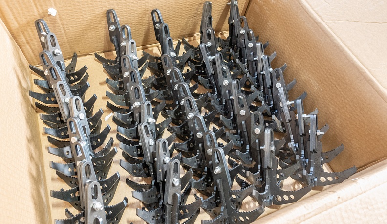 Медынский электротехнический завод не сбавляет темпы помощи фронту