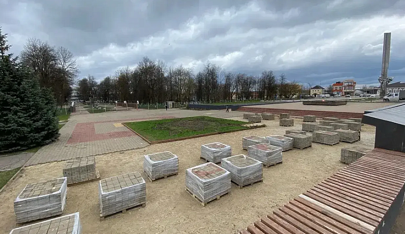 В Людинове специалисты приступили к подготовке реализации проекта благоустройства «Площадь Победы. Связь времен».