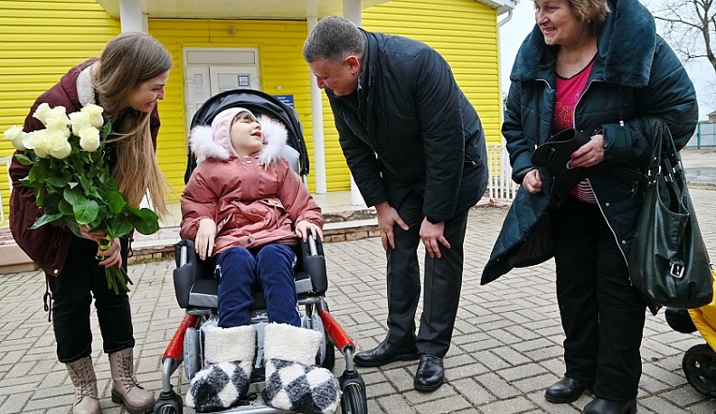 Депутат Сослан Такаев помог семье беженцев из Донбасса