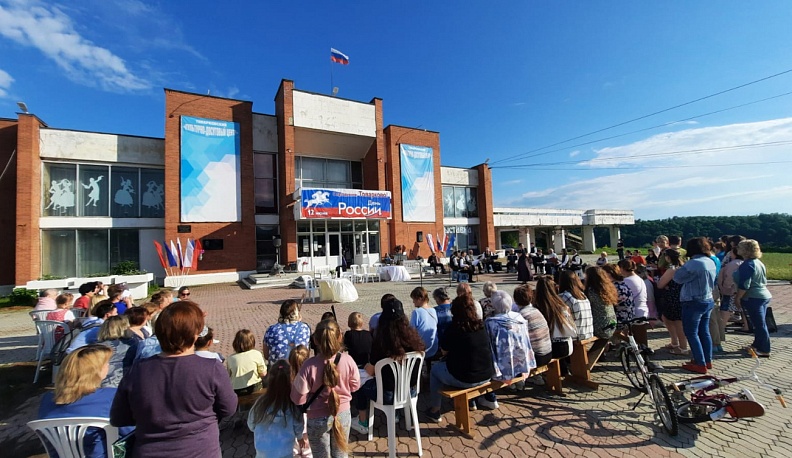 В День России в Товарково показали спектакль "Музыка жизни Евгения Дрейзина"