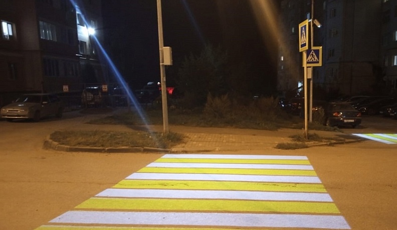 В Калуге продолжают устанавливать проекционные «зебры»