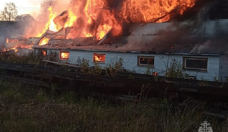 Ферма загорелась в Боровском районе