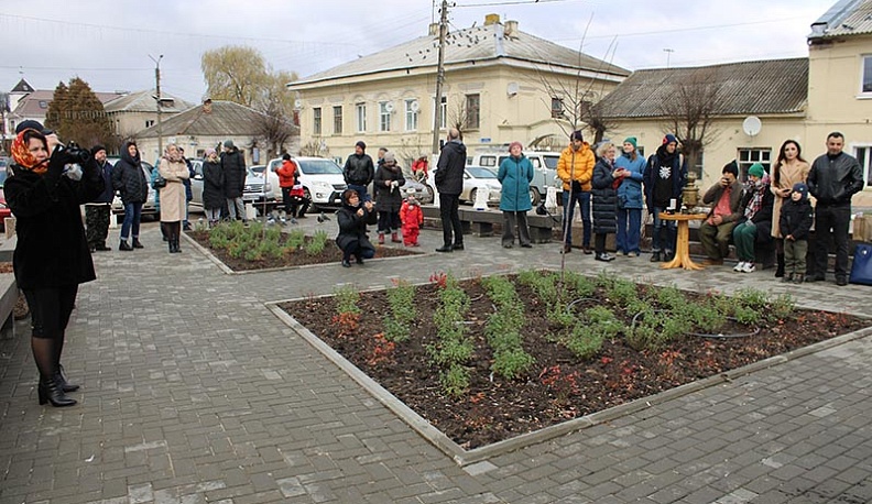 В центре Тарусе открылся обновленный сквер