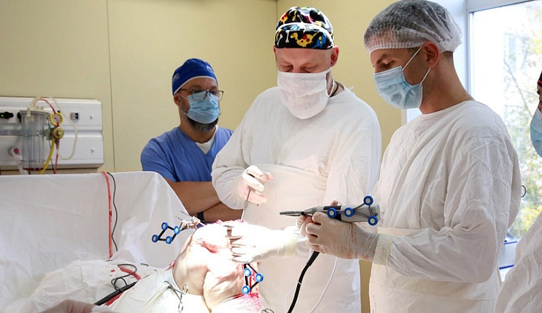 Робот-хирург впервые провел операции в калужской больнице