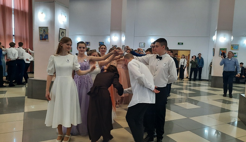 В Сухиничах состоялся «Пушкинский бал»