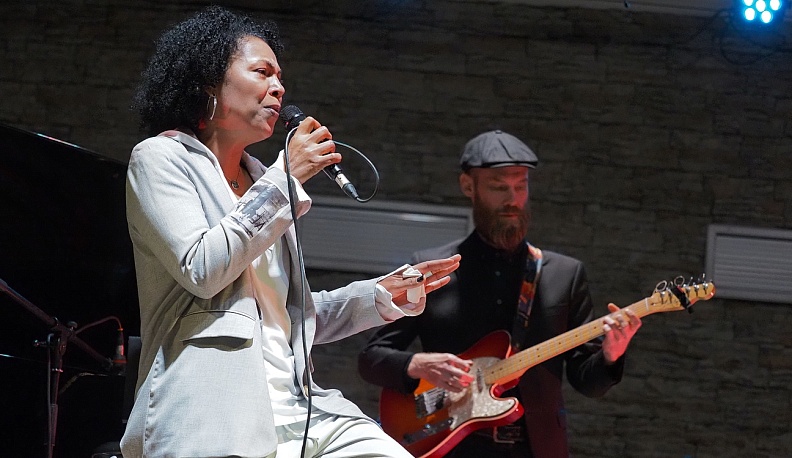 «Калужскую осень» закрыла несравненная Софи Окран