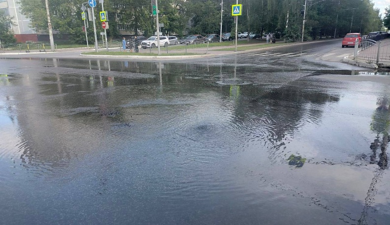 В центре Калуги случился потоп 