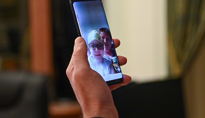 Владислав Шапша поздравил семилетнюю калужанку по видеосвязи