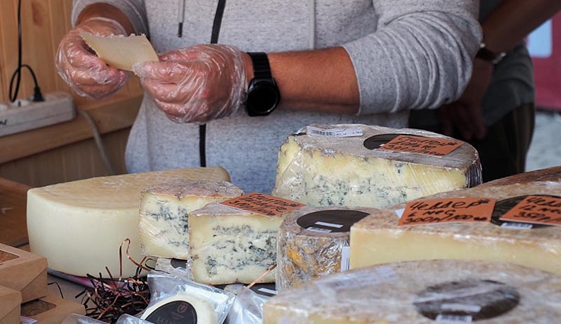 Акция «Вкусный сентябрь» в Калуге продолжилась шестым сырным фестивалем