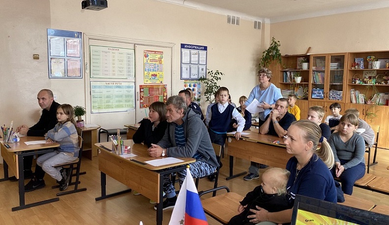 В Чернышенской школе Думиничского района отметили День отца 