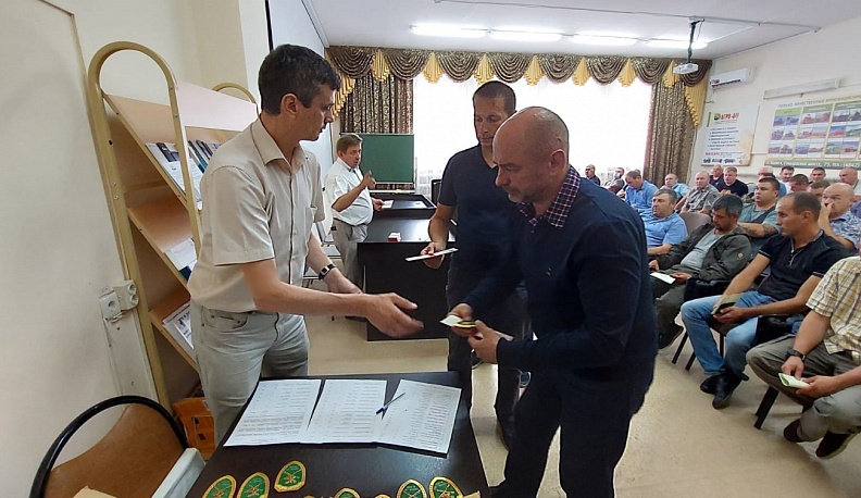 42 охотинспектора приняли на службу в Калужской области