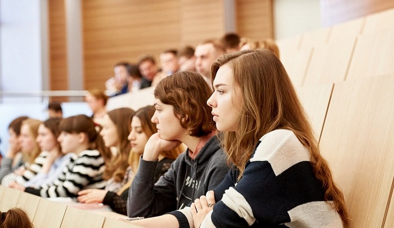 Губернатор поручил выдавать целевые направления в калужские вузы на конкурсной основе