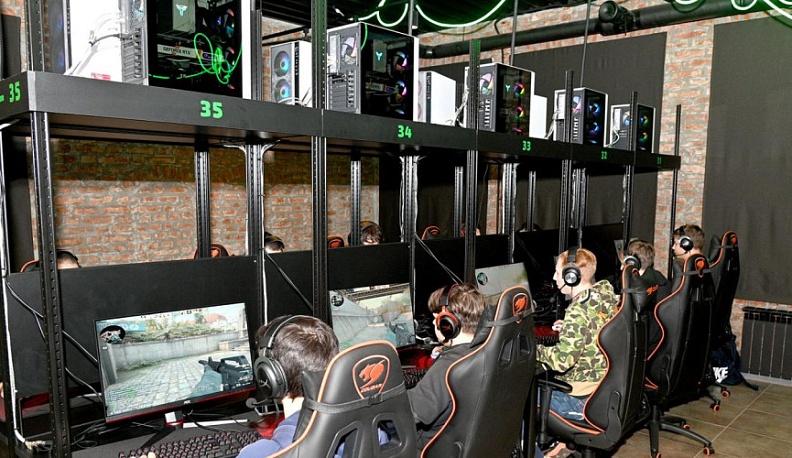 В Калужской области приобщают слабослышащих к киберспорту