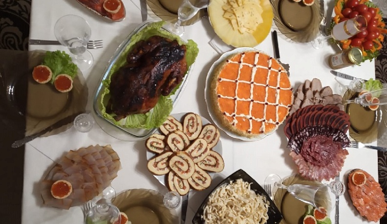 Калужские медики рекомендуют, как избежать новогоднего переедания