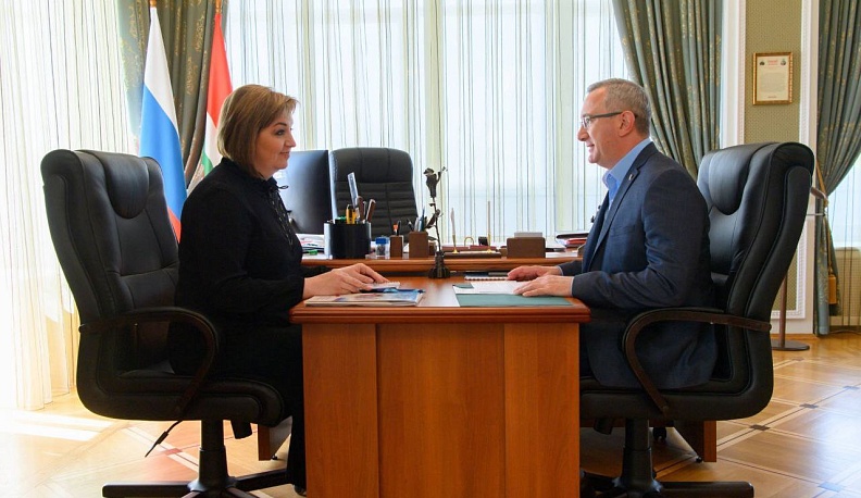 Владислав Шапша встретился с уполномоченным по правам ребенка в Калужской области Ириной Агеевой