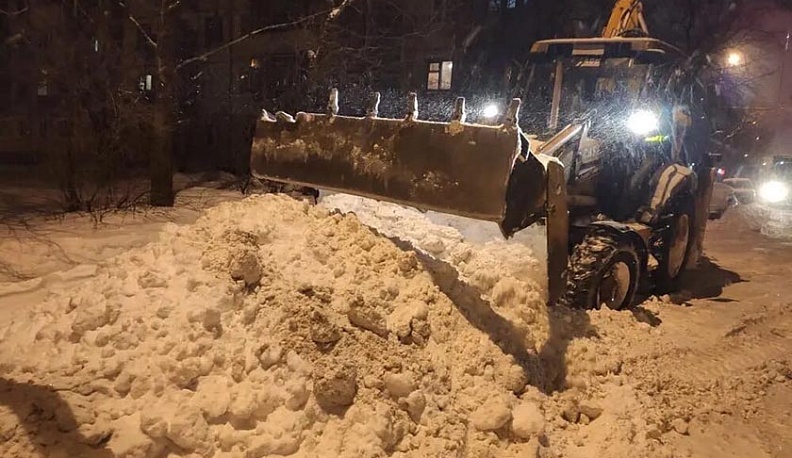 За минувшие сутки из Калуги вывезли 4300 кубометров снега
