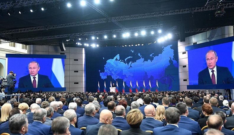 Сегодня президент России Владимир Путин обратится к Федеральному Собранию с ежегодным посланием