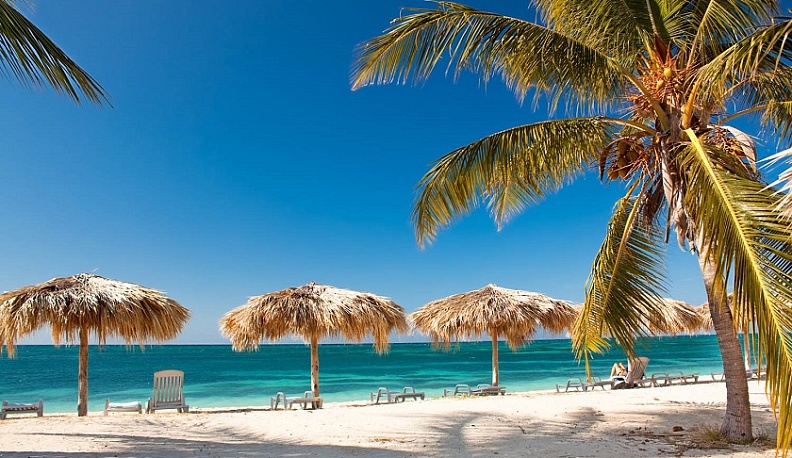 Калужанка хотела поехать на курорт, но отдала мошенникам 100 тысяч рублей