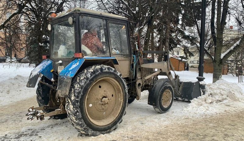 В Новогоднюю ночь Калугу готовы чистить от снега 60 рабочих 