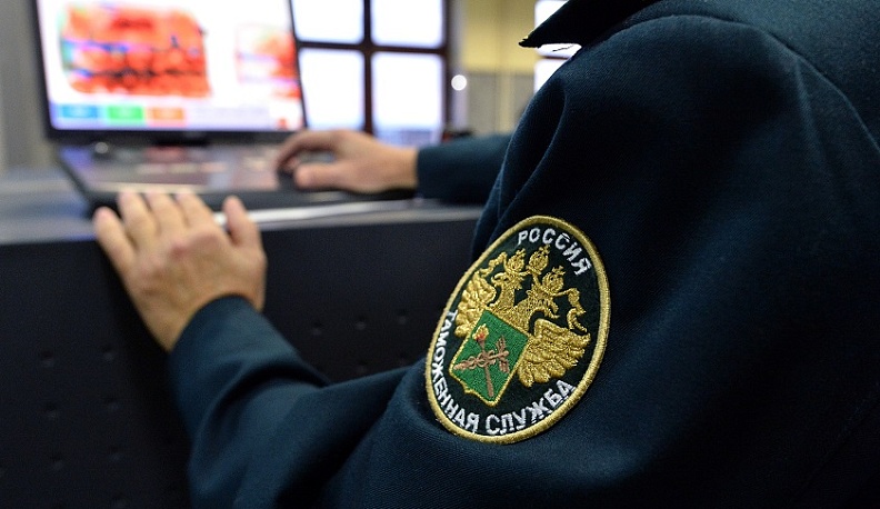 Владимир Попов поздравил калужских таможенников с профессиональным праздником 