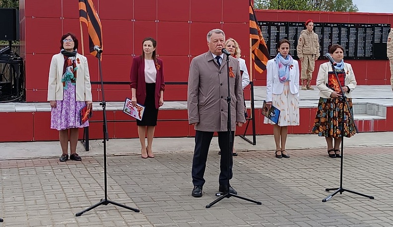 9 Мая в Мосальске у мемориала Воинам-освободителям состоялось возложение цветов