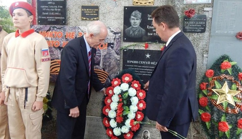 Повторившему подвиг Александра Матросова ﻿