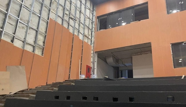 В здании нового ТЮЗа в Калуге завершили отделку третьего этажа