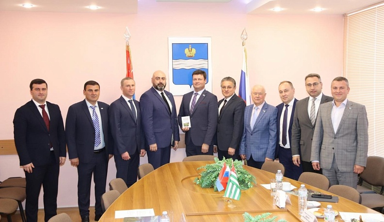 Калуга и Абхазия: плечом к плечу