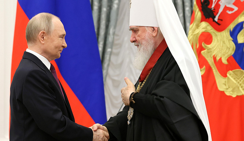 Губернатор Владислав Шапша поздравил митрополита Климента с вручением ордена